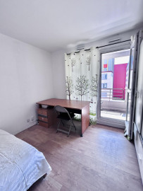 Demi-studio meublé salle de bain et WC privatifs Créteil