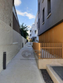 f1b dans résidence neuve avec terrasse st max