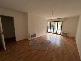 f2 avec balcon + parking - place des vosges/hopital central nancy