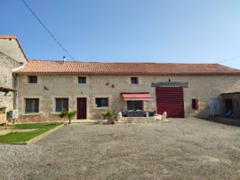 Fermette en pierre rénové Pioussay