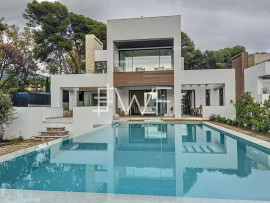 Golden Mile : Villa de luxe avec vue mer emplacement premium. Marbella