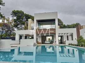 Golden Mile : Villa de luxe avec vue mer emplacement premium. Marbella