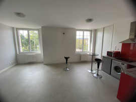 Grand T2 lumineux au calme Clermont-Ferrand