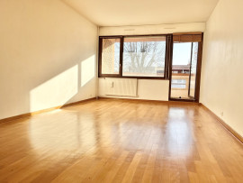 Grand T3 de 77 m² parking & balcon Guyancourt Guyancourt