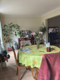Grande chambre dans une maison  ensoleillée Montgeron