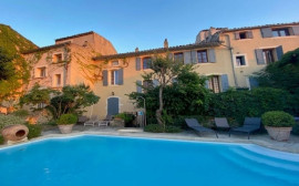 Hôtel-restaurant 3 étoiles de 22 chambres à vendre dans le Vaucluse Vaison-la-Romaine