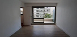 Joli studio, résidence sécurisée, grand balcon Paris 11ème