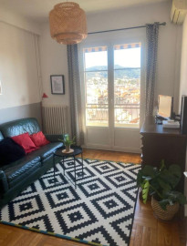 Jolie chambre parquetée sans vis à vis,  balcon Nice