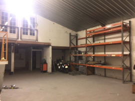 Local professionnel entrepôt Angerville