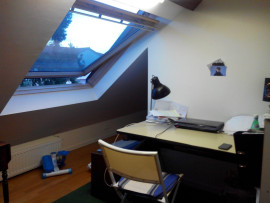 Loue à étudiants grande chambre meublée sur 69160 Tassin-la-Demi-Lune