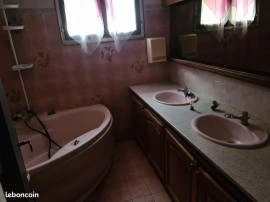 Loue grand studio dans villa Donzère