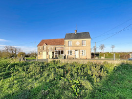 Maison avec potentiel d'agrandissement et grand terrain à 10 hebecrevon