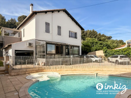 Maison divisé en 2 appartements avec piscine Marseille 11ème