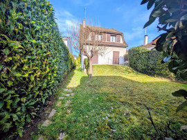 Maison familiale à Ormesson avec jardin et fort potentiel Ormesson-sur-Marne