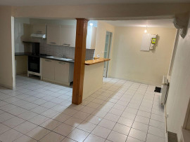 Petite maison tranquille de 85 m^2. Villeneuve-sur-Yonne