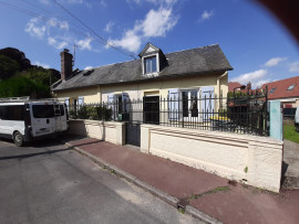Petite maison tranquille près de la forêt. La Neuville-en-Hez