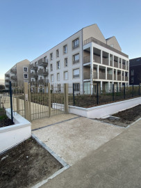 Place de parking extérieur à louer Chessy