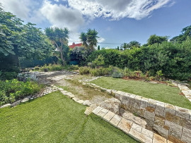 RARE: VILLA AU CALME Antibes