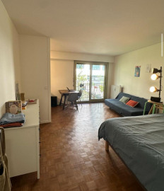 Sous Loue studio Paris 10e - juin à dec (loyer tout inclus) Paris
