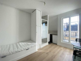 Studette Paris 8ème avec balcon Paris 8ème