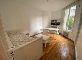 Studio à louer Issy-les-Moulineaux