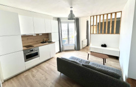 Studio lumineux avec vues, refait à neuf. Paris 11ème