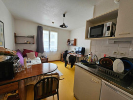 Studio meublé 20m² résidence étudiante et laverie Saint-Étienne