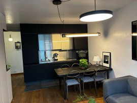 Studio meublé – 33 m² avec balcon et coin chambre Paris 20ème