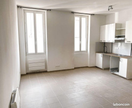 Studio refait à neuf à louer à Marseille 3è Marseille 3ème