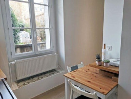 Studio très calme et très bien placé Versailles