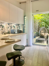 Superbe appartement avec jardin privatif arboré proche de Trocadero, place de Victor Hugo (loyer tout inclus) Paris