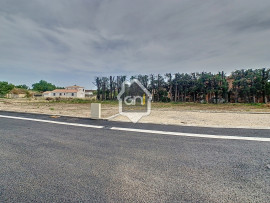 Terrain 447 m² Sénas