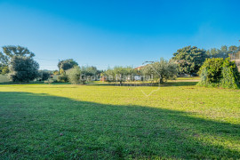 Terrain constructible, hors lotissement 🌳 Rochegude