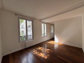 Vaste studio avec grand espace nuit Paris 17ème