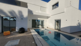 VILLA AVEC PISCINE À MEZRAYA DJERBA ZA - RÉF V620 Artins