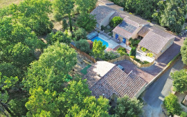 2 Maisons de plain pied de 9 et  4 pièces piscine Saint-Restitut