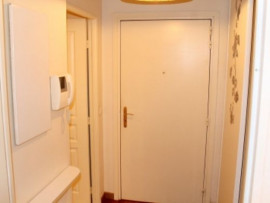 29 m² au 3ème étage avec 2 ascenseurs Cuisine Neuilly-sur-Seine
