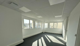 À louer – Bureaux de 66,75 m² dans la zone industrielle Fontcouverte à Avignon – Vaucluse (84) Avignon