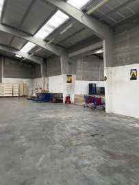 À louer – Entrepôt de 750 m² disponible au sein de la ZI des Dunes à Calais – Pas-de-Calais (62) Calais