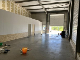 À louer – Local d'activités de 170 m² à Carpentras – Vaucluse (84) Carpentras