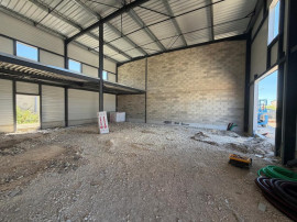 À louer – Local d'activités de 194 m² à Vedène – Vaucluse (84) Vedène