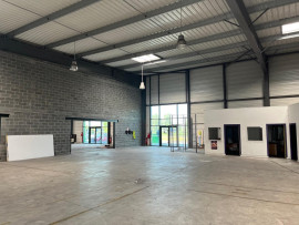 À louer – Local d'activités de 560 m² dans la Zone d'activités de Coquelles – Pas-de-Calais (62) Coquelles