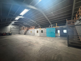 À louer – Local d'activités de 800 m² dans la zone industrielle Les Estaches à Les Attaques – Pas-de-Calais (62) Les Attaques