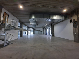 À Louer – Local d'activités de 832 m² à Colombes – Hauts-de-Seine (92) Colombes