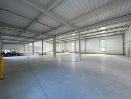 À louer – Locaux d'activités de 330 à 667 m² dans la Zone d'activités de Fontcouverte à Avignon – Va Avignon