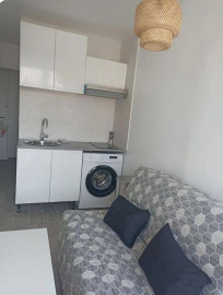 à louer studio au pied de la ligne 14 Saint-Denis