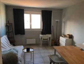 A louer Studio haut de Breteuil / vue notre dame d Marseille 6ème