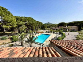 À vendre – Hôtel-Restaurant de 18 chambres et 100 couverts à Mourèze – Hérault (34) Mourèze