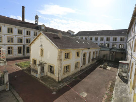 À vendre ou à louer – 48 000 m² de bureaux divisibles dans un espace entièrement rénové à Tonneins – Tonneins