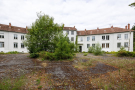 Ancienne caserne à MONDEMENT MONTGIVROUX (51) Mondement-Montgivroux